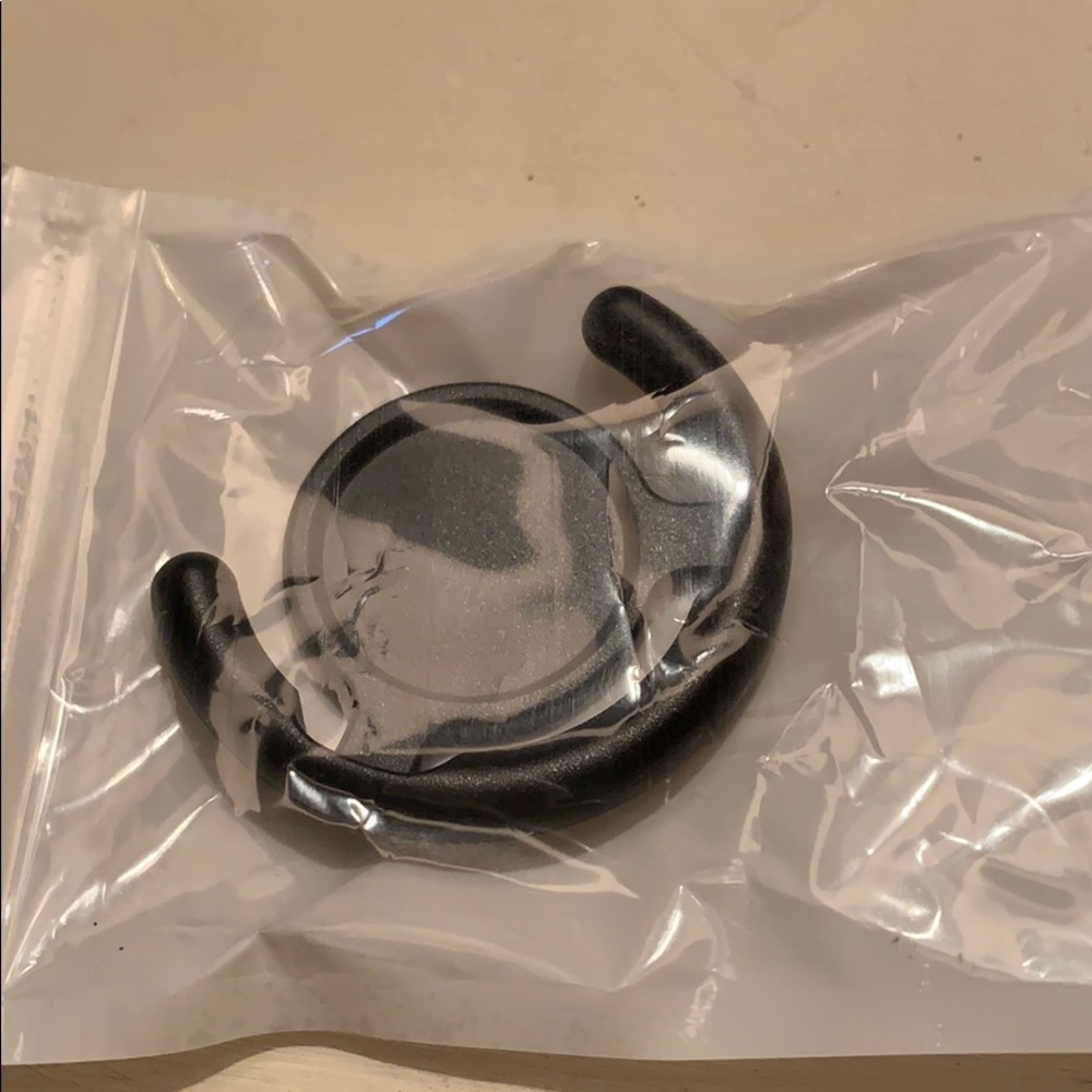 PopSocket car mount